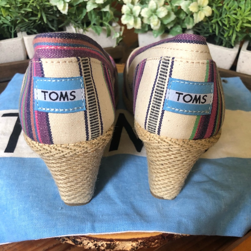 Toms Cork Wedge Heels Open Toe Multi striped Sandals.  Size 8.5 - Picture 2 of 4